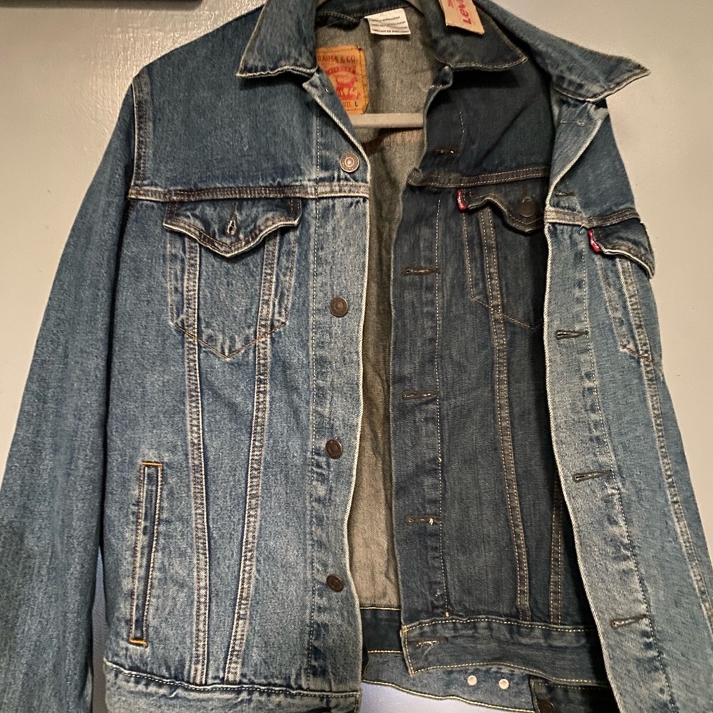Levis Jean Jackets north size L